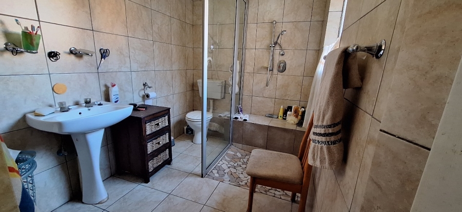 3 Bedroom Property for Sale in Ifafi North West